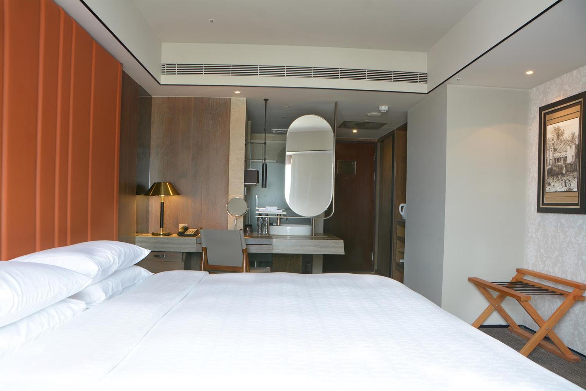 Sheraton Taitung Hotel Dış mekan fotoğraf A room at the hotel