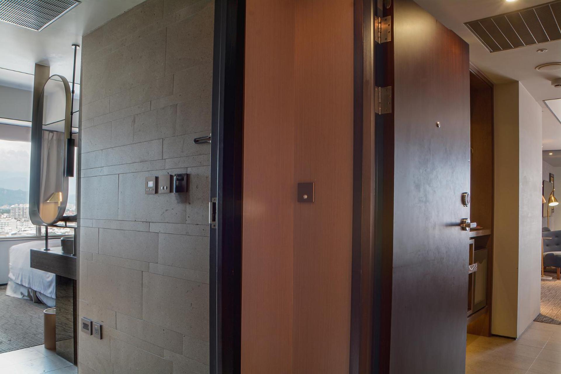 Sheraton Taitung Hotel Dış mekan fotoğraf A sliding door