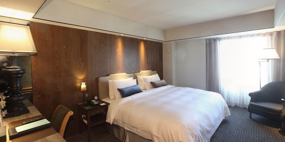 Sheraton Taitung Hotel Dış mekan fotoğraf A bedroom at the hotel