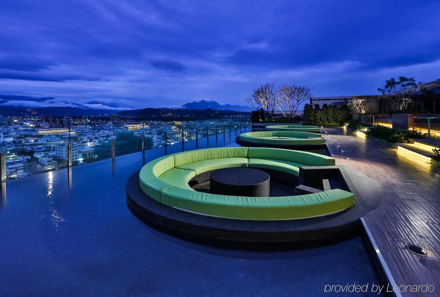 Sheraton Taitung Hotel Dış mekan fotoğraf Sky Bar