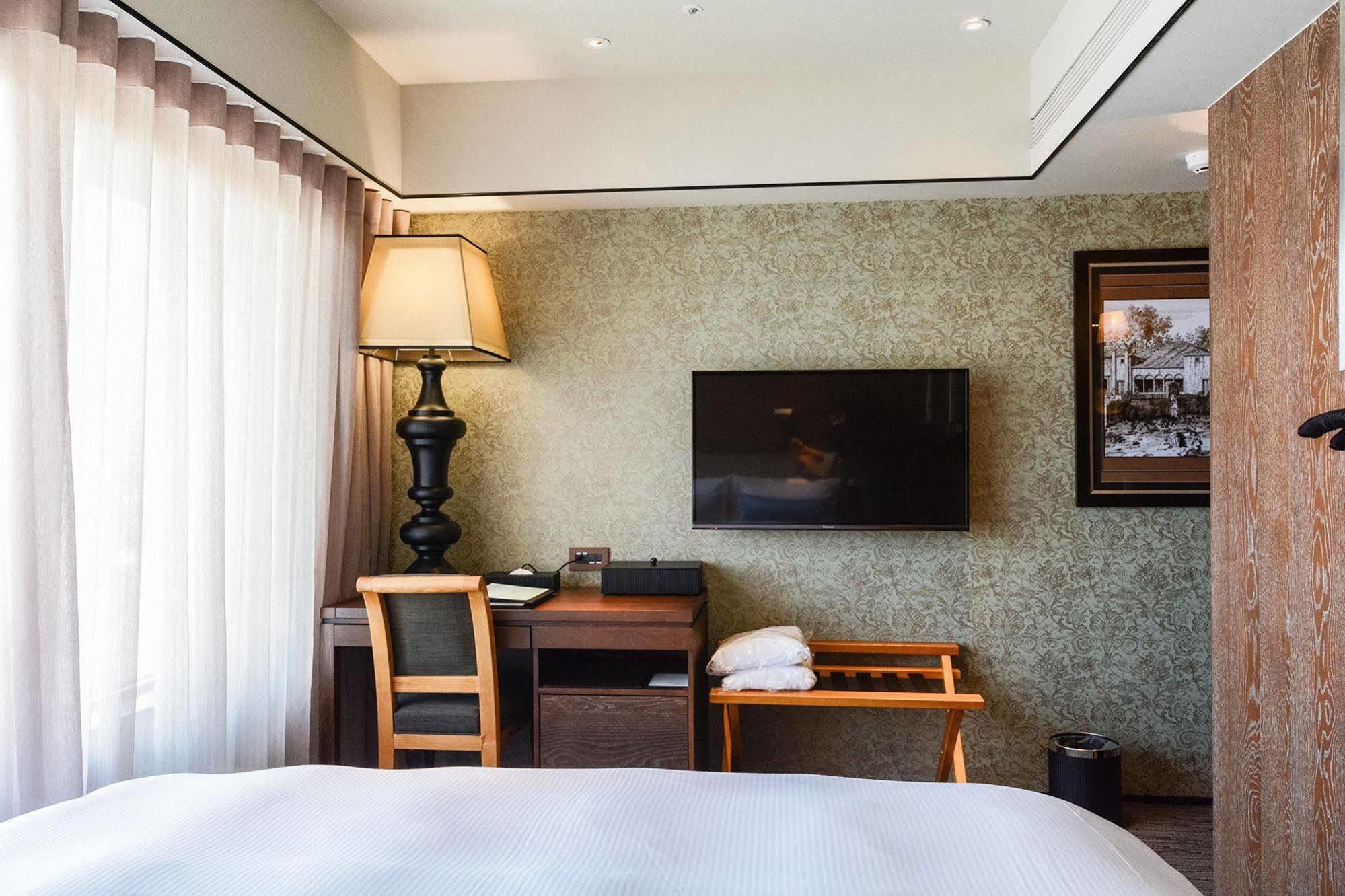 Sheraton Taitung Hotel Dış mekan fotoğraf A room at the hotel